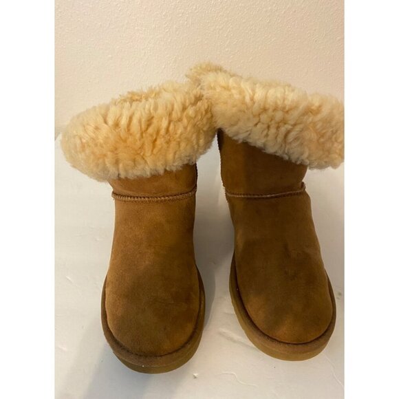 Ugg Bailey Button II Suede And Shearling  Boot in Chestnut 6 - Picture 4 of 6
